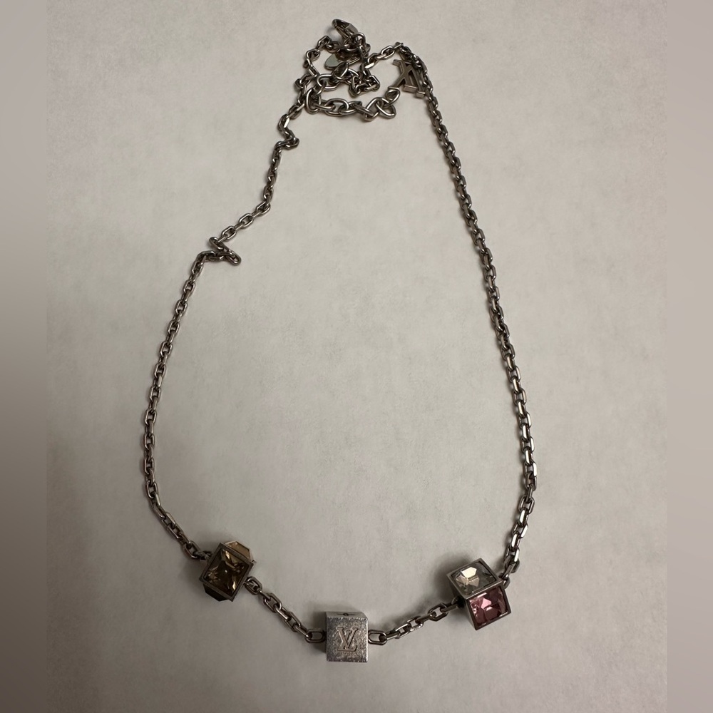 Louis Vuitton silver gamble necklace - Picture 5 of 12